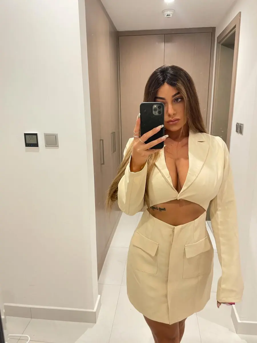 Faye escort in Dubai