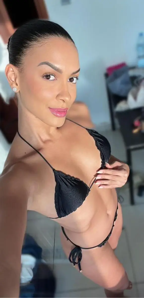 LARISSA escort in Dubai