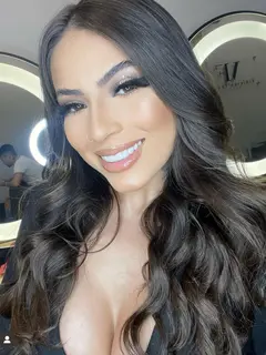 Loren escort in Dubai