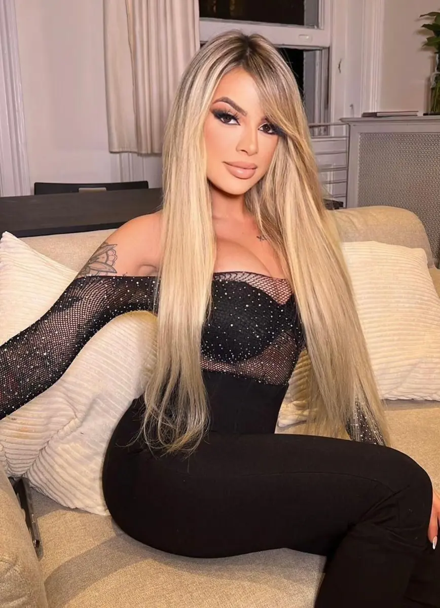 Mia escort in Dubai