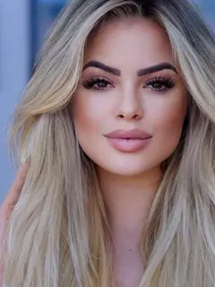 Mia escort in Dubai