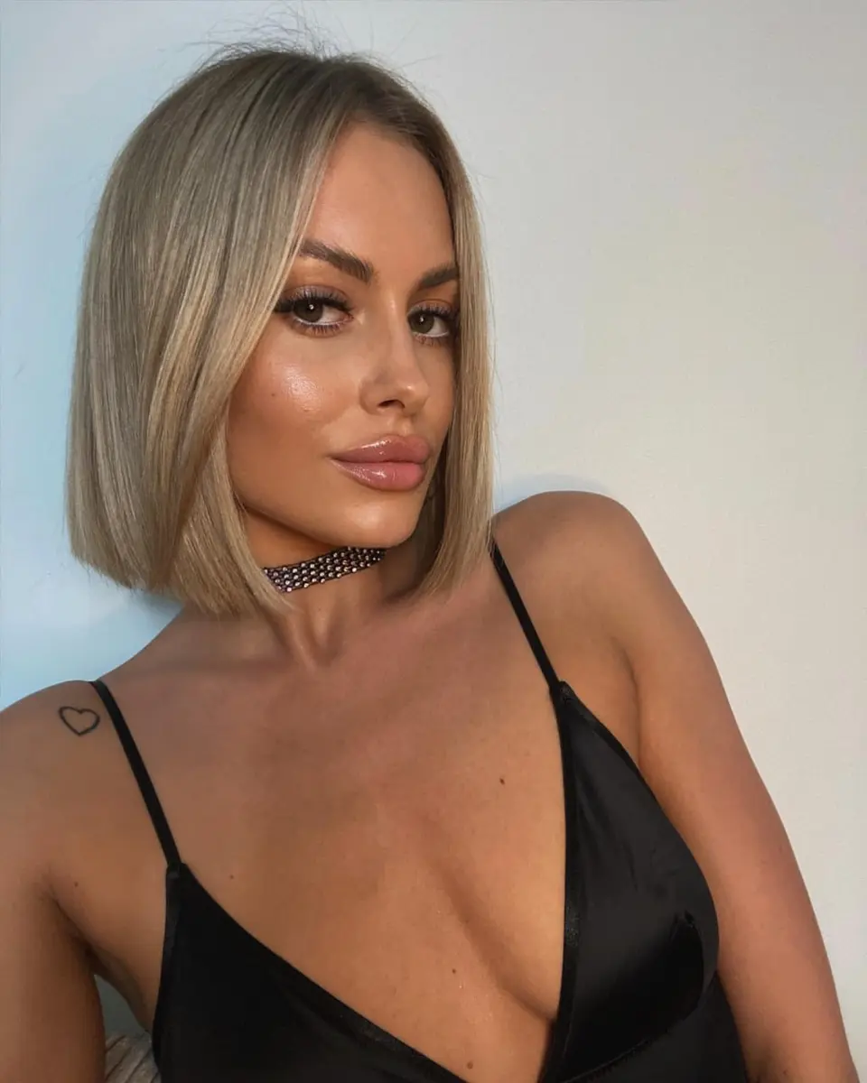 Viola escort in Dubai
